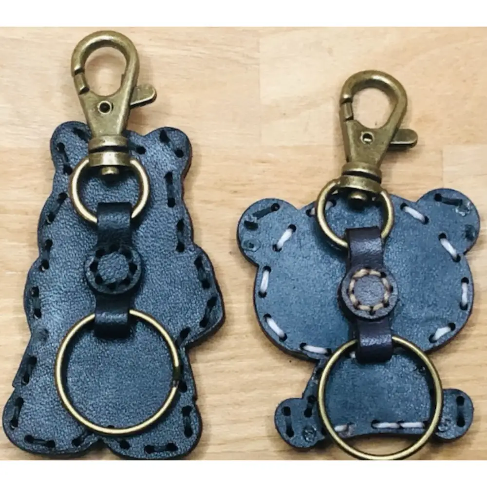 ヤブver2&zooパンダ レザーキーホルダーセット 一点もの 革 キーリング レディース メンズ 鍵 バッグチャーム ストラップ 革小物 かわいい 動物 キャラクター ギフト プレゼント 送料無料 ku022-010-r