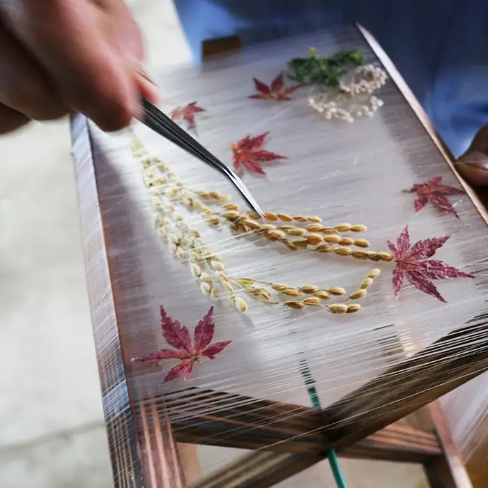 【繭灯り夢工房】シルクと押し花のランプシェード　[0020-0099]