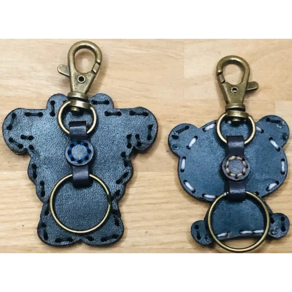 ヤブver3&zooパンダ レザーキーホルダーセット 一点もの 革 キーリング レディース メンズ 鍵 バッグチャーム ストラップ 革小物 かわいい 動物 キャラクター ギフト プレゼント 送料無料 ku022-012-r