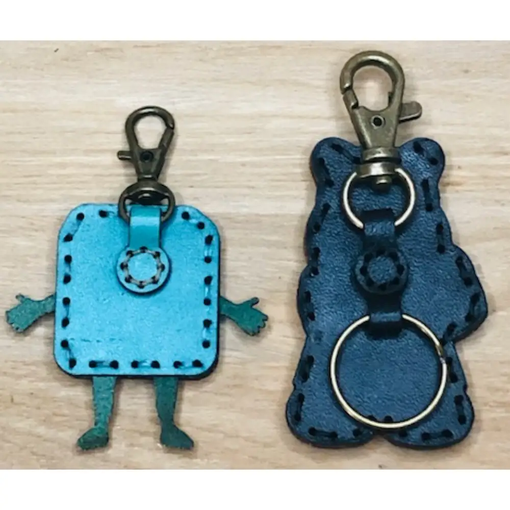呉氏＆ヤブver2 レザーキーホルダーセット 一点もの 革 キーリング レディース メンズ 鍵 バッグチャーム ストラップ 革小物 かわいい ゆるキャラ ご当地キャラ 鬼 キャラクター ギフト プレゼント 送料無料 広島県 呉市 ku022-016-r
