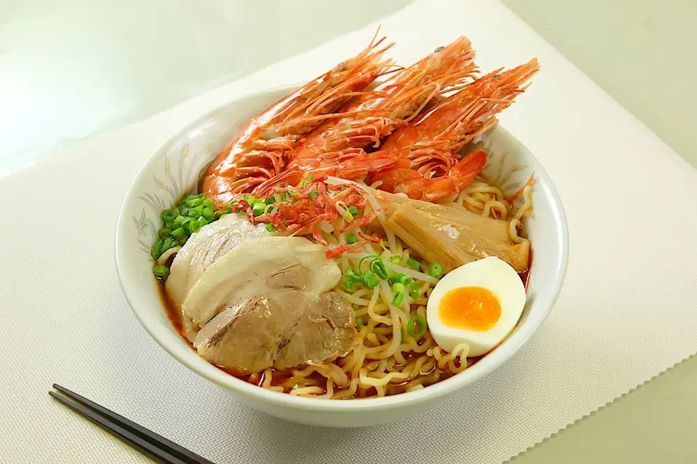 幻の玉ねぎ札幌黄ねりこみ！札幌苗穂元町ラーメン16食セット