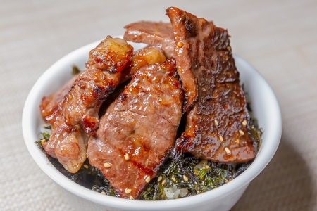 【近江牛 定期便【近江ぎゅっと便】全5回】肉 牛肉 ブランド牛 三大和牛 和牛 黒毛和牛 バーベキュー 贈り物 ギフト プレゼント 冷凍 滋賀県 竜王