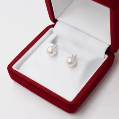 S085-308_7.5-8mm あこや真珠 スタッドピアス ピアス ホワイトピンク K18 ダイヤモンド 0.05ct 【K18WG】