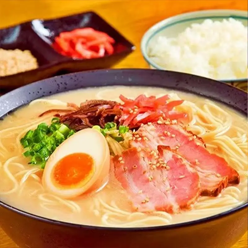 本場九州ラーメン2種セット 博多風とんこつ味＆ピリ辛豚骨スープ かすり化粧箱入(各8人前)×2箱【ラーメン とんこつ とんこつラーメン 麺 食品 加工食品 人気 ご当地 博多 グルメ お土産 おすすめ 福岡県 筑前町 送料無料 AZ012】