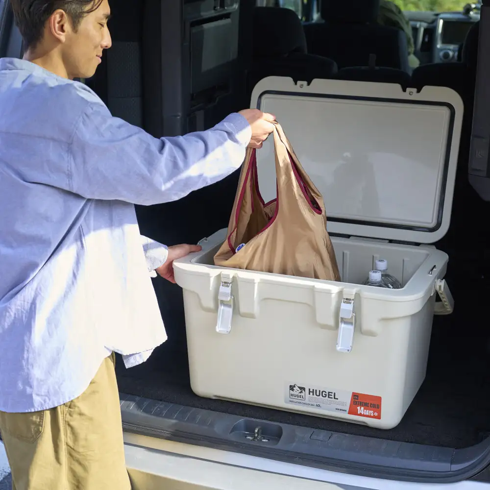 ☆リニューアル☆クーラーボックス ＨＵＧＥＬ 真空断熱クーラーボックス 40L VITC-40R ホワイトアッシュ 大容量 6面真空断熱パネル 真空断熱 高保冷 アウトドア キャンプ BBQ 釣り スポーツ レジャー アイリスオーヤマ