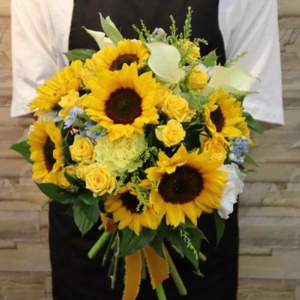 季節の花束 Mサイズ 6回 定期便 6ヶ月 ブーケ 花 生花 フラワー ギフト プレゼント 贈り物 お祝い 記念日 誕生日 母の日 敬老の日 インテリア 雑貨 飾り おしゃれ 華やか かわいい 季節の花 アレンジメント 癒し 空間 玄関 岩手県 盛岡市 東北 岩手 盛岡 有限会社田村フローリスト