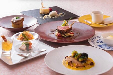 横浜ベイホテル東急 エグゼクティブツインパークビュー ペアご宿泊券（クイーン・アリス ディナー付）｜バルコニー付 1泊2名 平日限定 記念日ステイ みなとみらい 観光 大観覧車 ｜神奈川県 横浜市 AGE0002