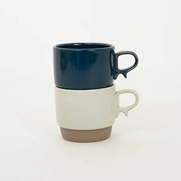 【波佐見焼】重ねて収納できる マグカップ 2点セット ホワイト×ネイビー Stacks 砂岩 Sサイズ【藍染窯】 スタッキング マグ ペア [JC151]