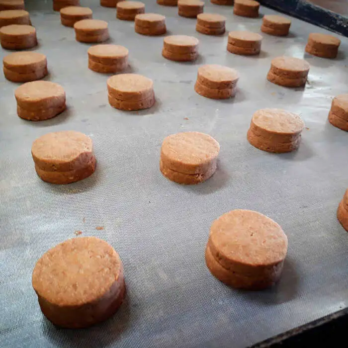 【南島原からスペイン菓子職人が作る】 幸せのお菓子 ポルボロン ２０個入り / ぼるぼろん お土産お菓子 デザート 焼き菓子 / 南島原市 / 吉田菓子店 [SCT030]