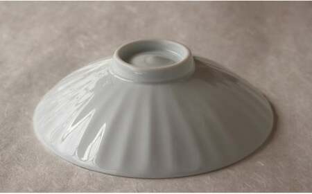 現代の名工 矢鋪與左衛門作【白磁しのぎ手 透過夏茶碗】有田焼 A300-48