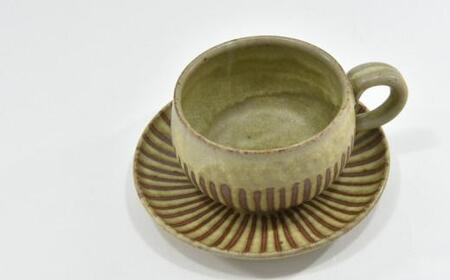 京焼 コーヒー 碗 / 皿 2種セット 「 遙白釉 ＆ 新羅釉 / 木賊紋 」( ピスタチオグリーン ＆ 黒 ) ペア 珈琲 カップ ソーサ― 受け皿 ティーカップ プレート セット 工芸品 伝統工芸 食器 陶器 食洗器 OK 宇治田原 京都
