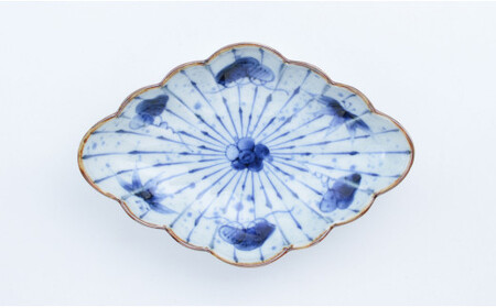 有田焼 菱型菊割向付 十草松竹梅・変り絵 2枚セット【まるぶん】食器 器 うつわ 磁器 陶磁器 皿 プレート 取皿 盛皿 2枚 セット 染付 青 藍 ブルー 電子レンジ対応 40000円 A40-384