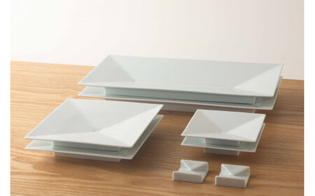 【川上元美デザイン】Rin 角皿3種 & 箸置 8点セット【KIHARA】有田焼 食器 器 うつわ 食器セット ペアセット プレート 取皿 角皿 メイン皿 箸置き はしおき サラダ カルパッチョ 白 シンプル 電子レンジ対応 キハラ A50-308