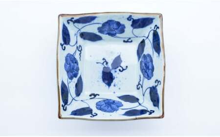 有田焼 花牡丹唐草 角鉢【まるぶん】食器 器 うつわ 磁器 陶磁器 和食器 染付 鉢 中鉢 角鉢 ボウル 盛皿 菓子鉢 青 ブルー 手描き 電子レンジ対応 食洗機対応 30000円 3万円 A30-821