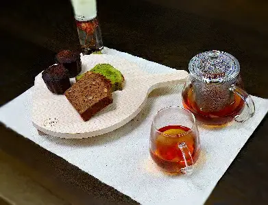 盛り付けもできる桧まな板　四角　D型　【07214-0159】