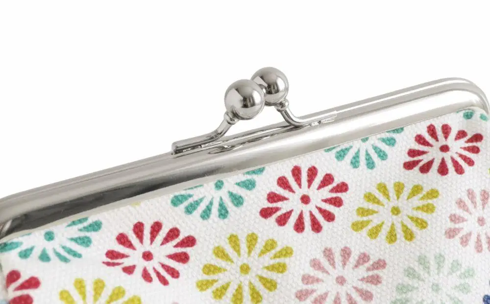 【AYANOKOJI】TAWARA型がま口コスメポーチ 中サイズ(京都菊菱 白)| がま口専門店 雑貨 人気ブランド