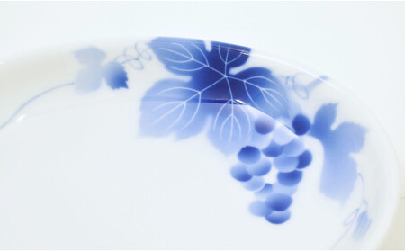 深川製磁 有田焼 ブルーワイナリー ペア楕円 和皿 ブルー＆ホワイト エアログラフ ブドウの絵 食器 取皿 白磁 うつわ 30000円 3万円 A30-733