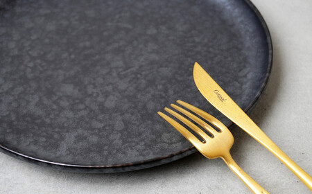 金善製陶所 210カット プレート 黒サビ絞りマット 2枚 有田焼 食器 器 うつわ プレート 30000円 3万円 A30-728