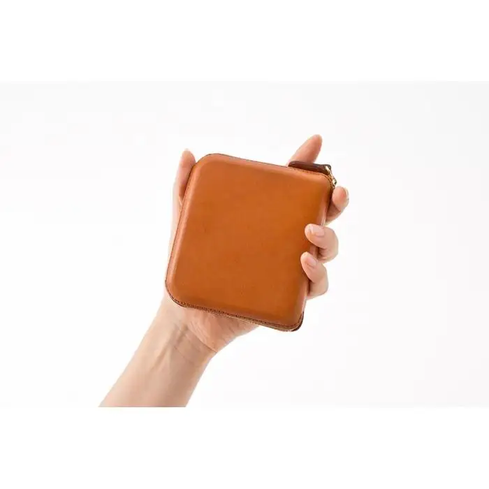 colm二つ折り財布　ブラウン　立体成型で作った本革製財布