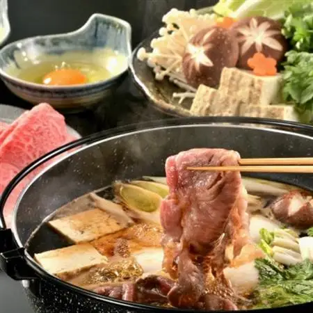 稲葉メルヘン牛(A4-A5)すき焼き用　モモ700g【配送不可地域：離島・北海道・沖縄県・東北・中国・四国・九州】【1291443】