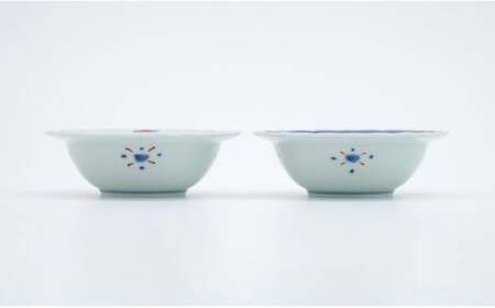 有田焼 13cm 輪花小鉢 2柄セット【福珠窯】呉洲赤絵格子見込福字 天啓赤絵群馬図 和食器 食器 うつわ 器 鉢 小鉢 2個 セット 花渕 染付 染錦 手描き 古典 和え物 煮物 ハレの日 ハレの器 A45-318