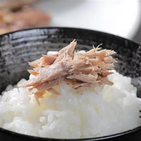 枕崎産 かつおの腹皮 250g×10パック A3-49_国産 鰹 カツオ おつまみ 人気 送料無料 鹿児島 トロ_【配送不可地域：離島】【1166526】