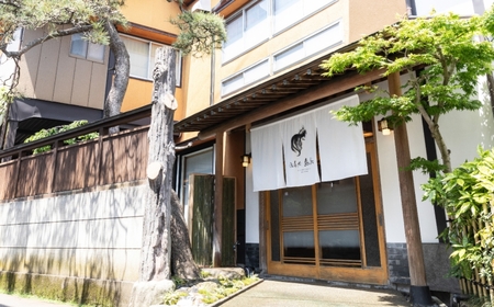 遊亀楼魚兵謹製 2028年 迎春おせち料理「12月31日お届け」和風三段重 3人前 全17品 冷蔵おせち料理 [100S004]