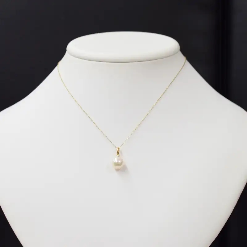 S101-361_天草産 9-9.5mm 花珠級 一粒 ペンダント あこや真珠 ネックレス パール アジャスター【K18YG】