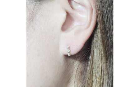 K18 0.14ct ラインダイヤモンドピアス  山梨 ダイヤモンド ゴールドピアス ジュエリー アクセサリー K18 イエローゴールド ピンクゴールド レディース ダイヤ0.07ct×2 カラット ダイヤモンド 山梨県 甲斐市 BQ-44