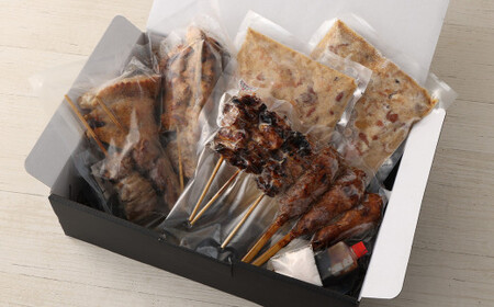 焼き鳥・ホルモン味噌煮込みセット 合計約1kg