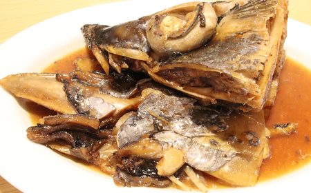 メバチマグロ兜 頭半割1個分（1kg） 1/2カット×1個 [0015-0069]