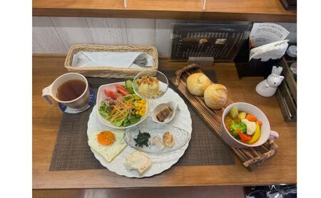 カフェ ぽかてらす お食事チケットドリンク付き (デザートなし) カレー ハンバーグ 手作り スパイスキーマカレー 煮込みハンバーグ ランチ お出かけ 飲食店 