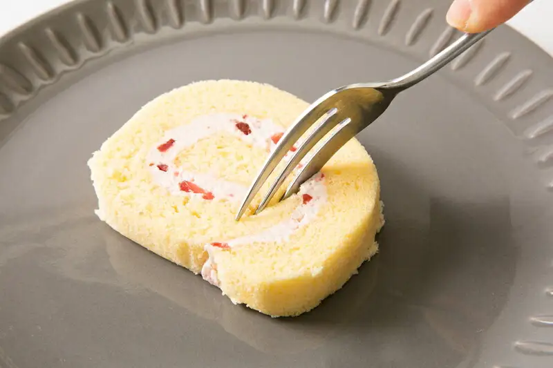 【24個入り】シェフおすすめロールケーキ6種の詰め合わせ　（しあわせロール・チョコ・カフェ・季節のおすすめ3種×各4個）【 ロールケーキ スイーツ お菓子 神奈川県 南足柄市 】