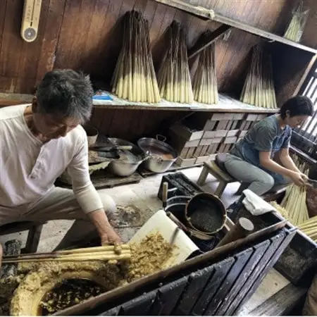 朱　コロー10本入り(約10cm)全工程手作り国内産ハゼの実蝋100%使用〈伝統工芸品　和ろうそく〉【1481825】