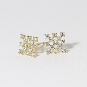 K18シンメトリーダイヤモンドピアス 0.28ct  K18 ジュエリー アクセサリー ピアス ダイヤモンド イエローゴールド ホワイトゴールド ピンクゴールド ダイヤ0.14ct×2 カラット 天然 ダイヤモンド レディース ファッション 宝飾 ジュエリー アクセサリー 山梨県 甲斐市 BQ-70
