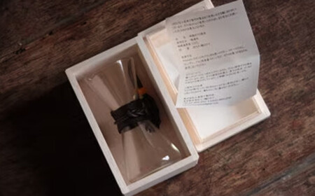 職人が手吹きで作ったミルクピッチャー【木箱入り】  -ガラス コーヒー カフェ 手作り ハンドメイド ミルクポット ミルク入れ クリーマー ギフト プレゼント 雑貨 キッチン 日用品 キッチン用品 日本製 おしゃれ 小泉硝子製作所