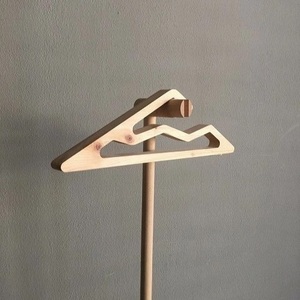 富士ヒノキの富士山ハンガー 富士 ヒノキ 富士市 SDGｓ 富士山 木製 [sf072-001]