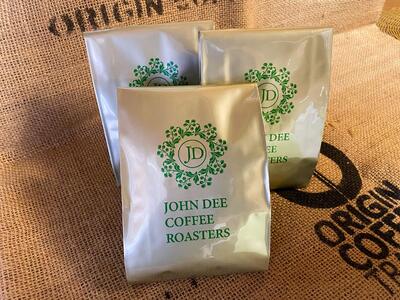【出荷日焙煎確約】売上No1「ブラジル ショコラピーベリー」と店主が飲んで欲しい旬のコーヒー （すべて酸味の少ないタイプ）　3銘柄各200gで合計600g　焙煎後、豆のままでお届け！【豆・中挽き】 コーヒー豆 シングルオリジン コク  コーヒー豆