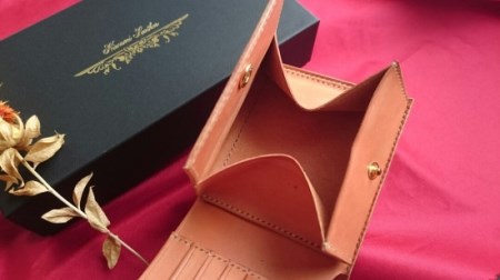 紅花染めサドルレザーの二つ折りウォレット FZ26-701