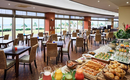 宿泊券 【サイプレスリゾート久米島】デラックスオーシャンビュー 1泊朝食付きペア宿泊券