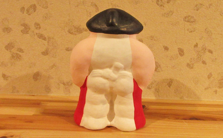 M-AC9.【長谷寺詣で人気の土産品】出雲人形　力士（化粧まわしの色 赤）