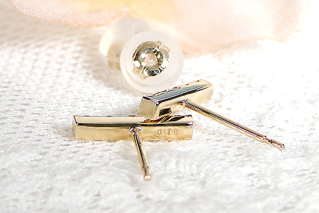 【0.20ct】K18YG ダイヤモンドバーピアス　CSP00044-18Y SWAV014
