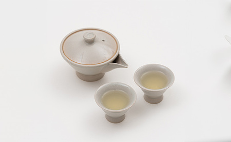 ＜産地直送＞京都宇治茶　奥西緑芳園の玉露【緑芳園】100ｇ缶入り・煎茶【八十八夜】100ｇ缶入り銘茶飲み比べセット 飲料類 お茶 