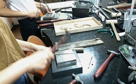 彫金 シルバー 槌目バングル 制作 体験 コース 1名 FABBRICA OSAWA ／ 体験チケット