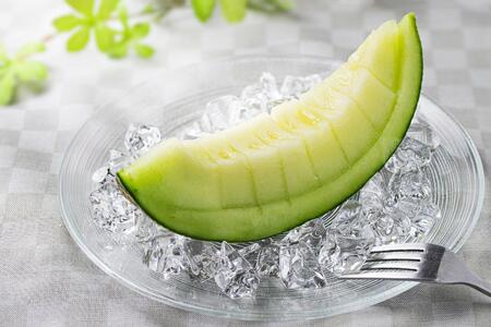 メロン　先行予約【2026年7月後半発送】【秀～優品】 約7.5kg程度(青肉メロン)　青森