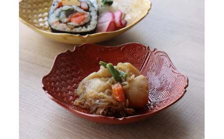 有田焼 レリーフ地紋彫 プレート 朱巻 1枚【山忠】食器 器 うつわ 和食器 皿 深皿 盛皿 鉢 ハレの日 お正月 上品 お祝い 朱色 朱 赤 レッド 電子レンジ対応 A70-177