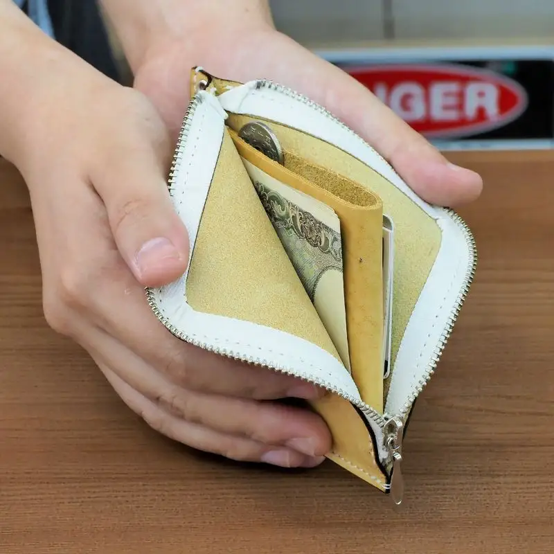 財布 プチウォレット 【イエロー】 革 ( 縦約11cm × 横約11cm × 厚さ約1.0cm )【lfco0004-1】
