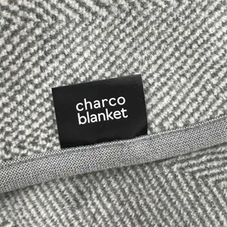 まるでヒーターのように暖かいブランケット「charco blanket(チャコブランケット)」_雑貨・日用品  寝具 _【1510078】