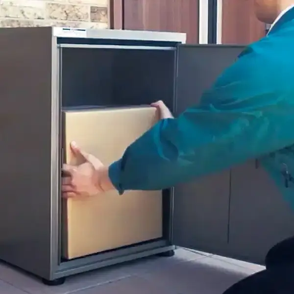 簡単設置 非常開錠機能付き宅配ボックス 67cm 屋外 完成品 防水 宅配box [グリーンライフ]