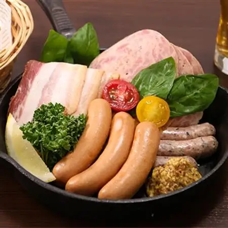 館山ハムのこだわり自家製ハム・ソーセージ等の詰め合わせ　7品以上　化粧箱入り【配送不可地域：離島】【1348413】